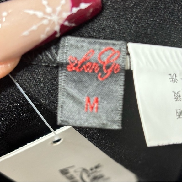 Asian streetwear women’s top size medium beaded and rhinestone black NWT - Picture 11 of 12